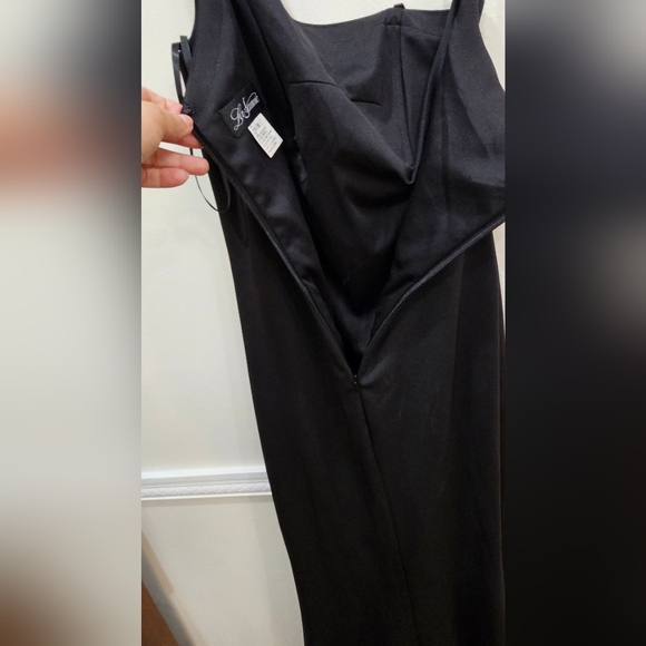 La Femme One-Shoulder Jersey Gown - Picture 13 of 13